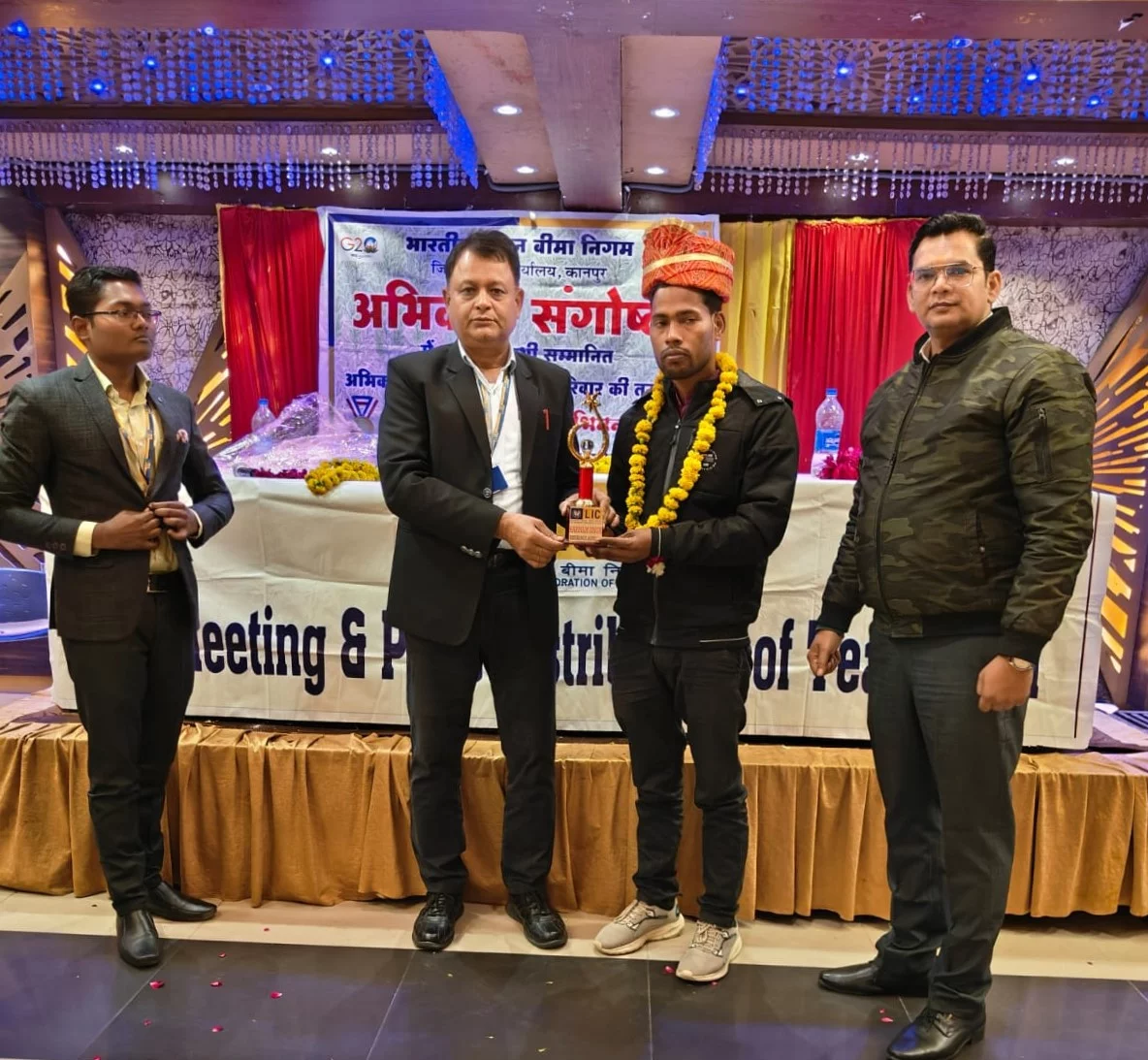 Honouring of Shri Harinam Singh Bhaiya Ji at Unit Meeting